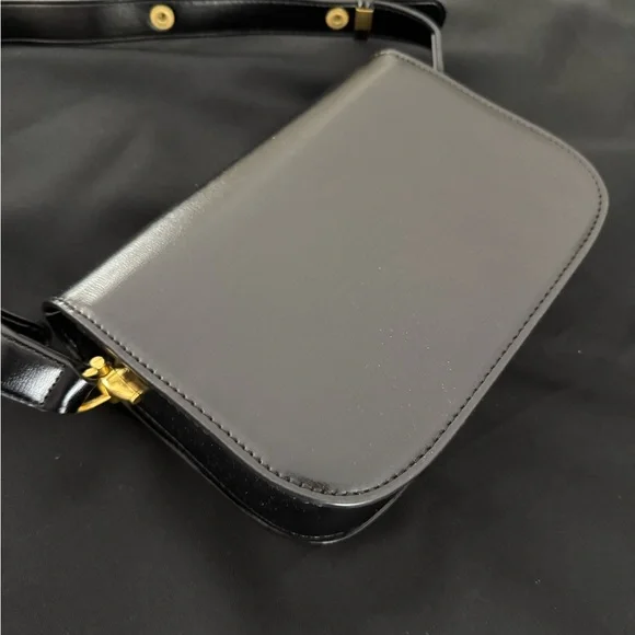 Elegant Black Leather Bag - Picture 6 of 9